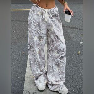 NWOT Stylish Gray Camouflage Women's Pants